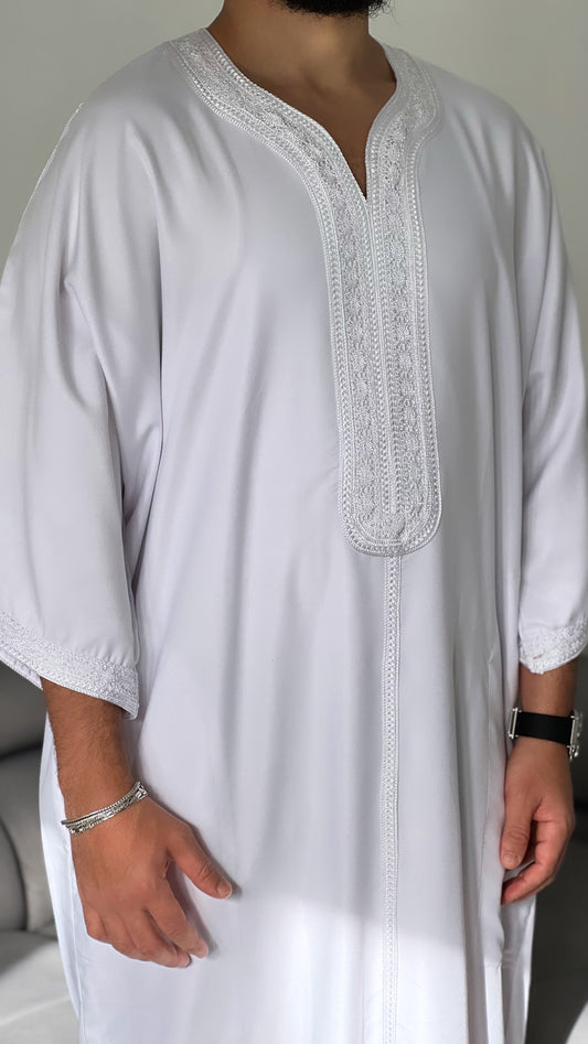 ثوب جبة عالي الجودة بجيبين