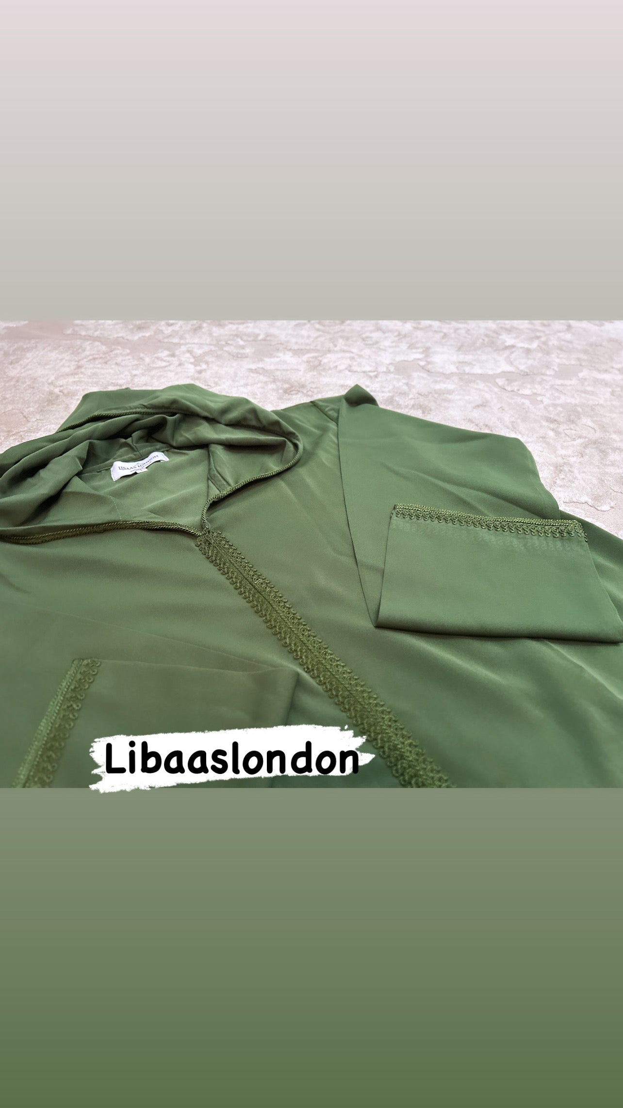 جلابة مغربية بغطاء للرأس للنساء