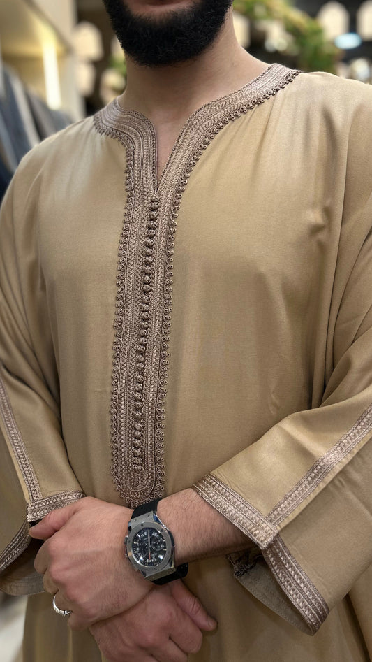 ثوب ملكي جبة يدوية الصنع