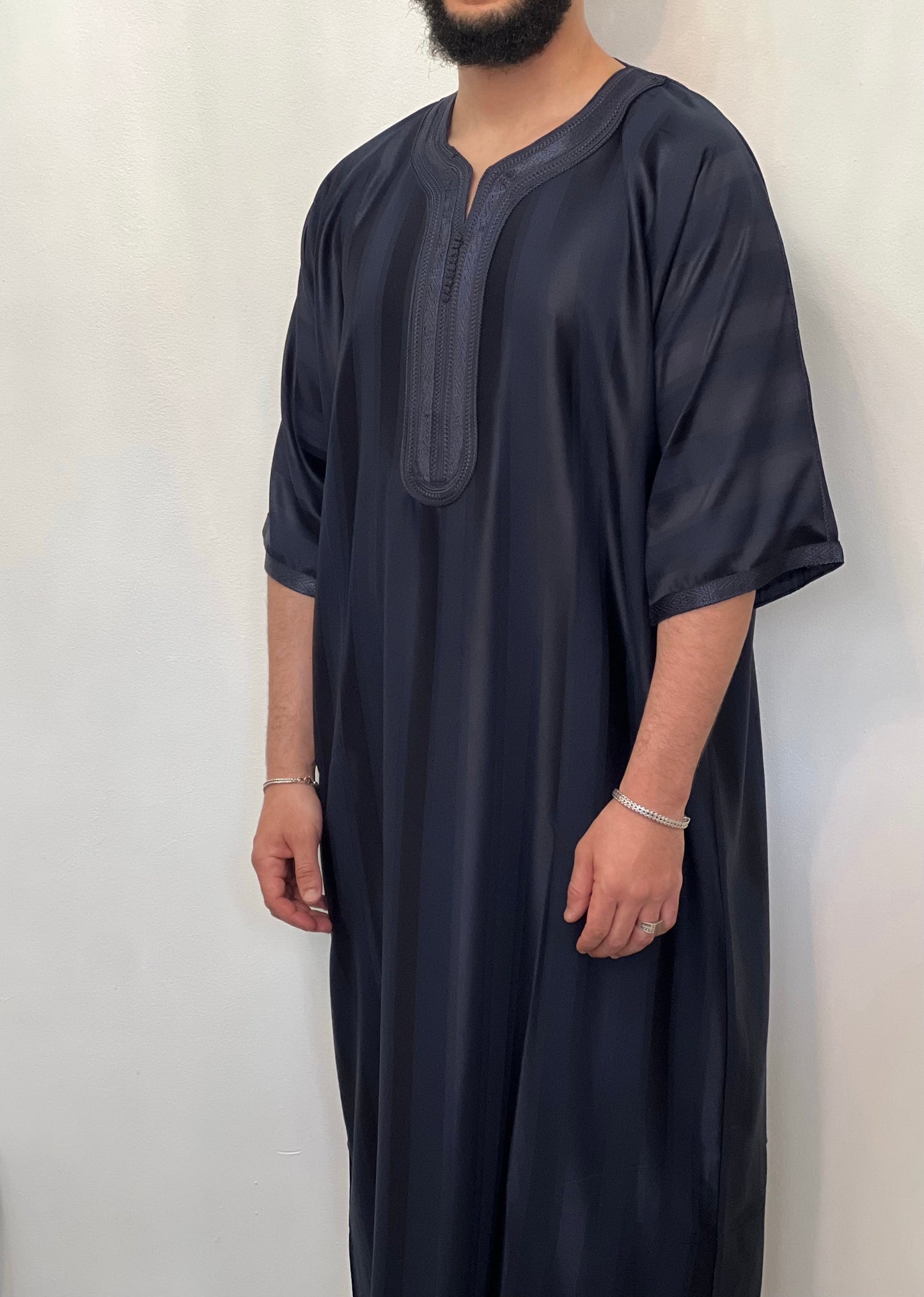 ثوب جوهرة مغربي لامع فاخر