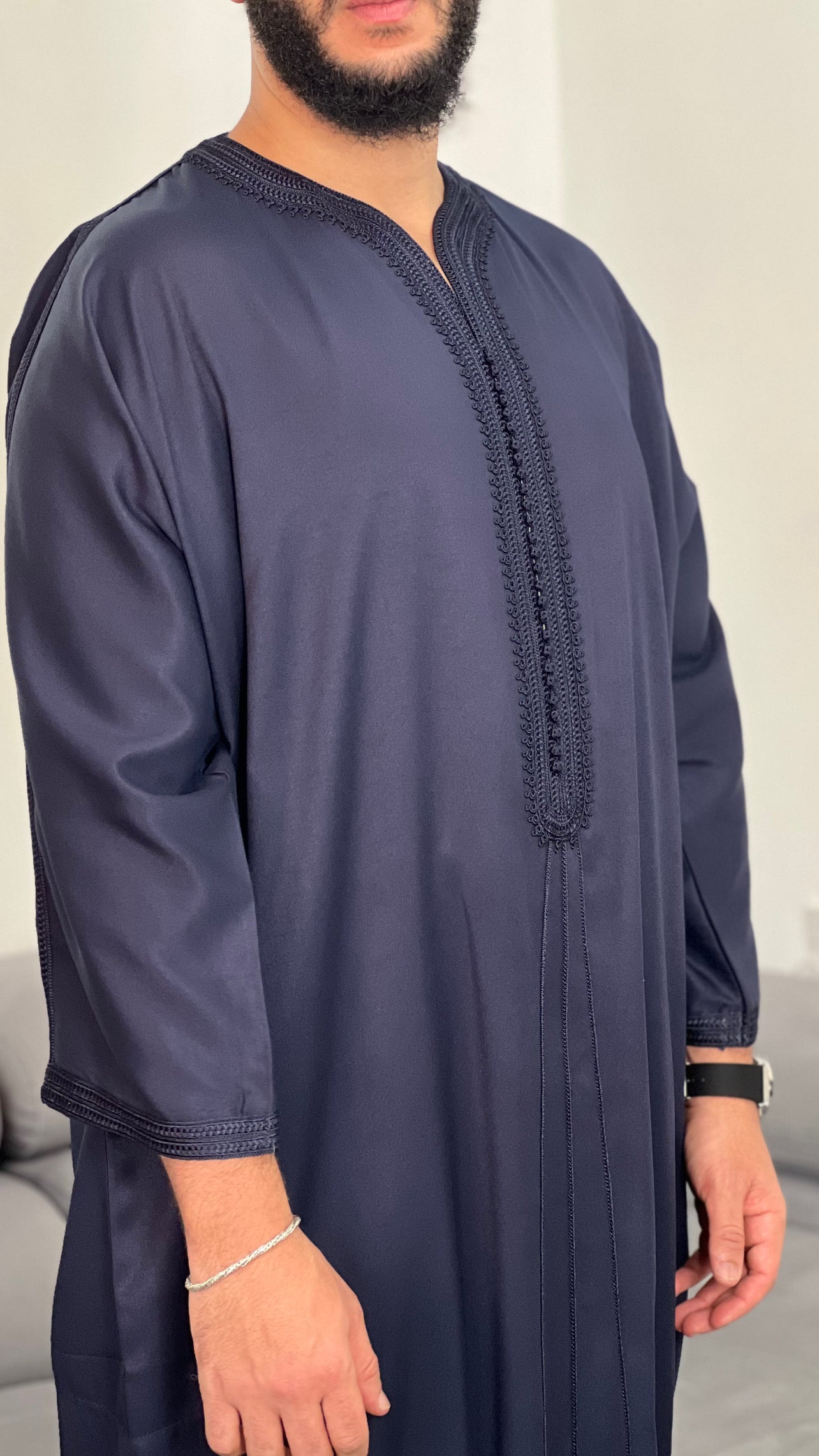 ثوب ملكي جبة يدوية الصنع