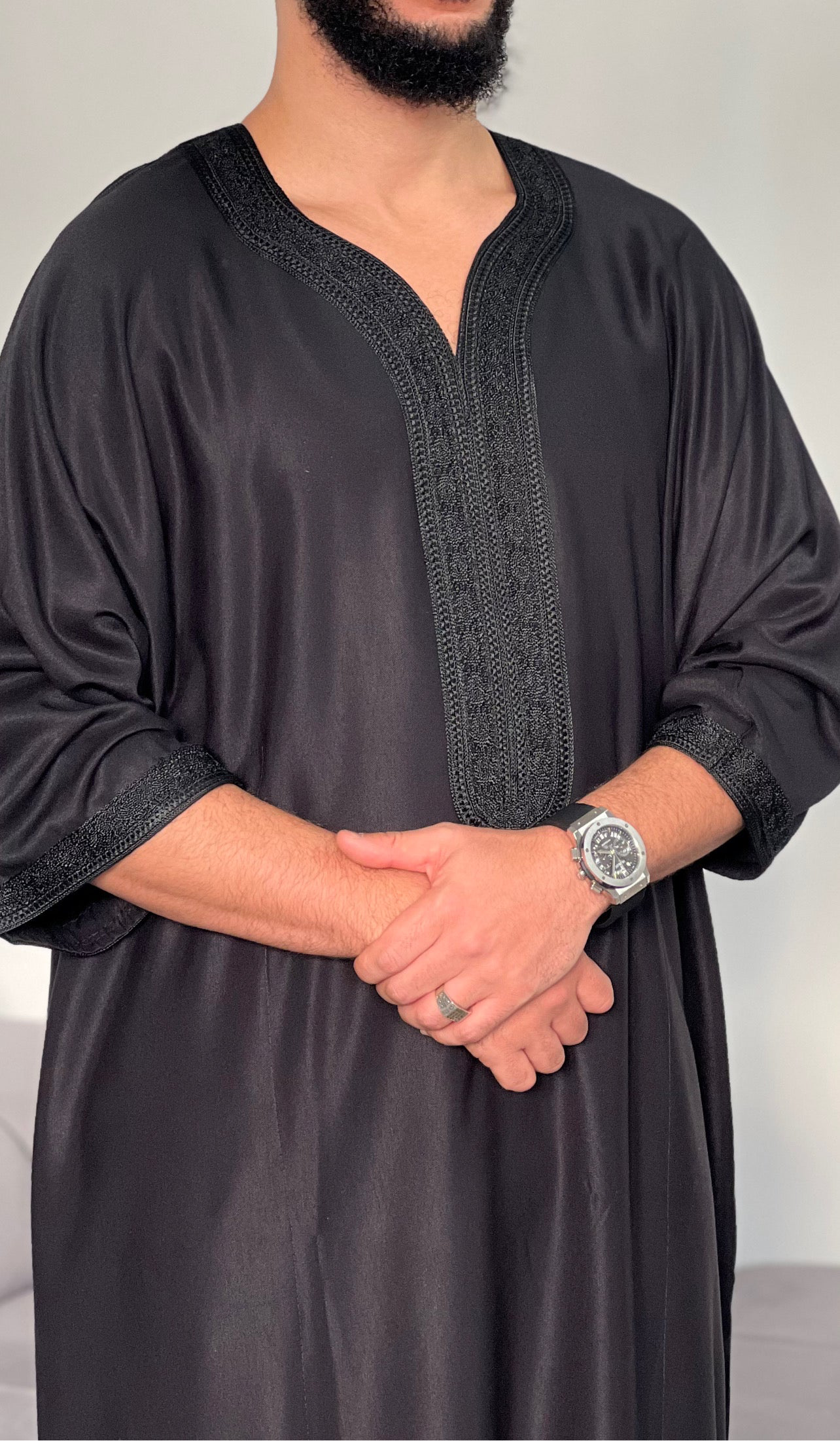 ثوب جبة عالي الجودة بجيبين