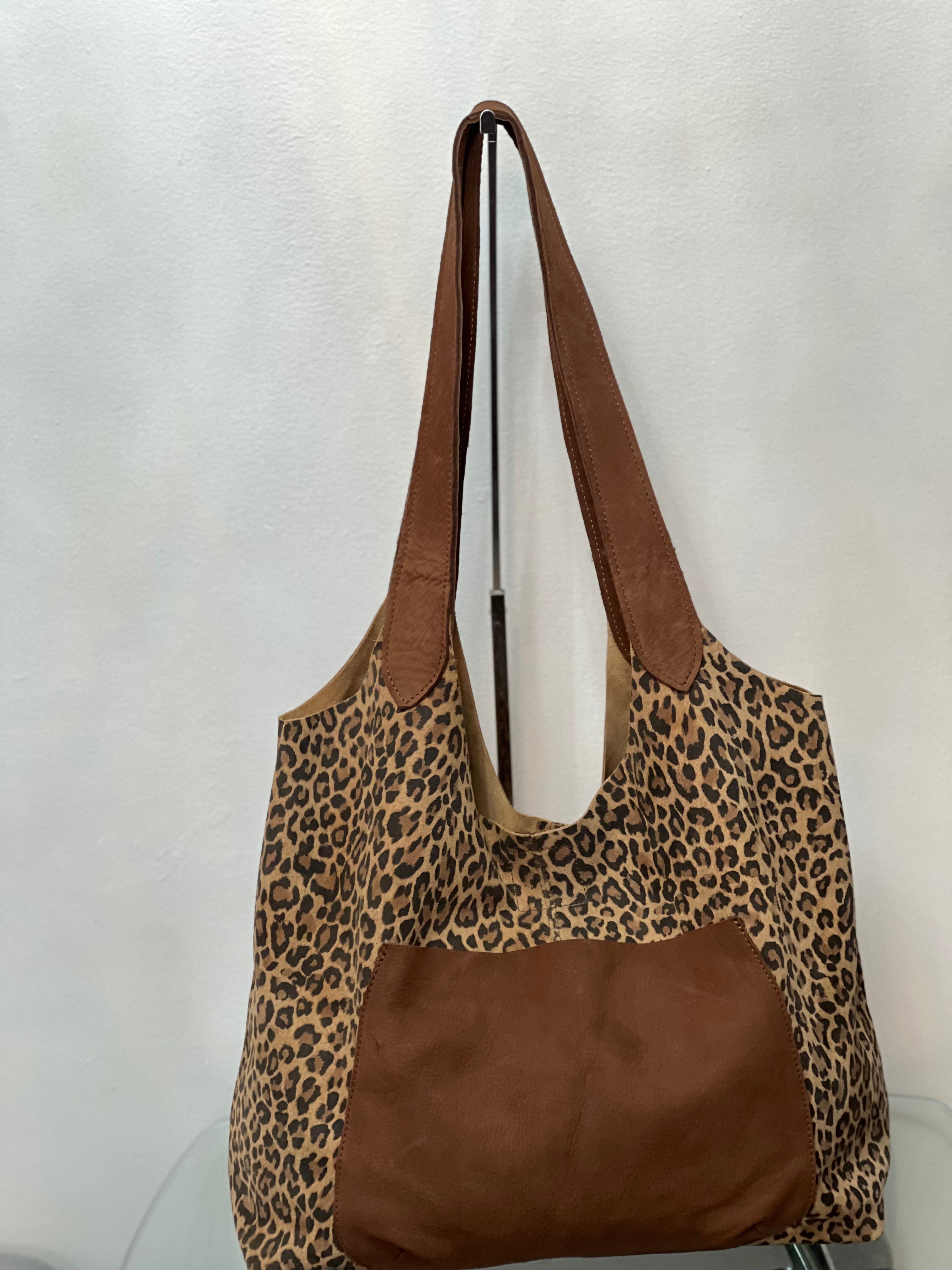 Shoulder hobo  bag with pocket - 100% Suede - leather straps