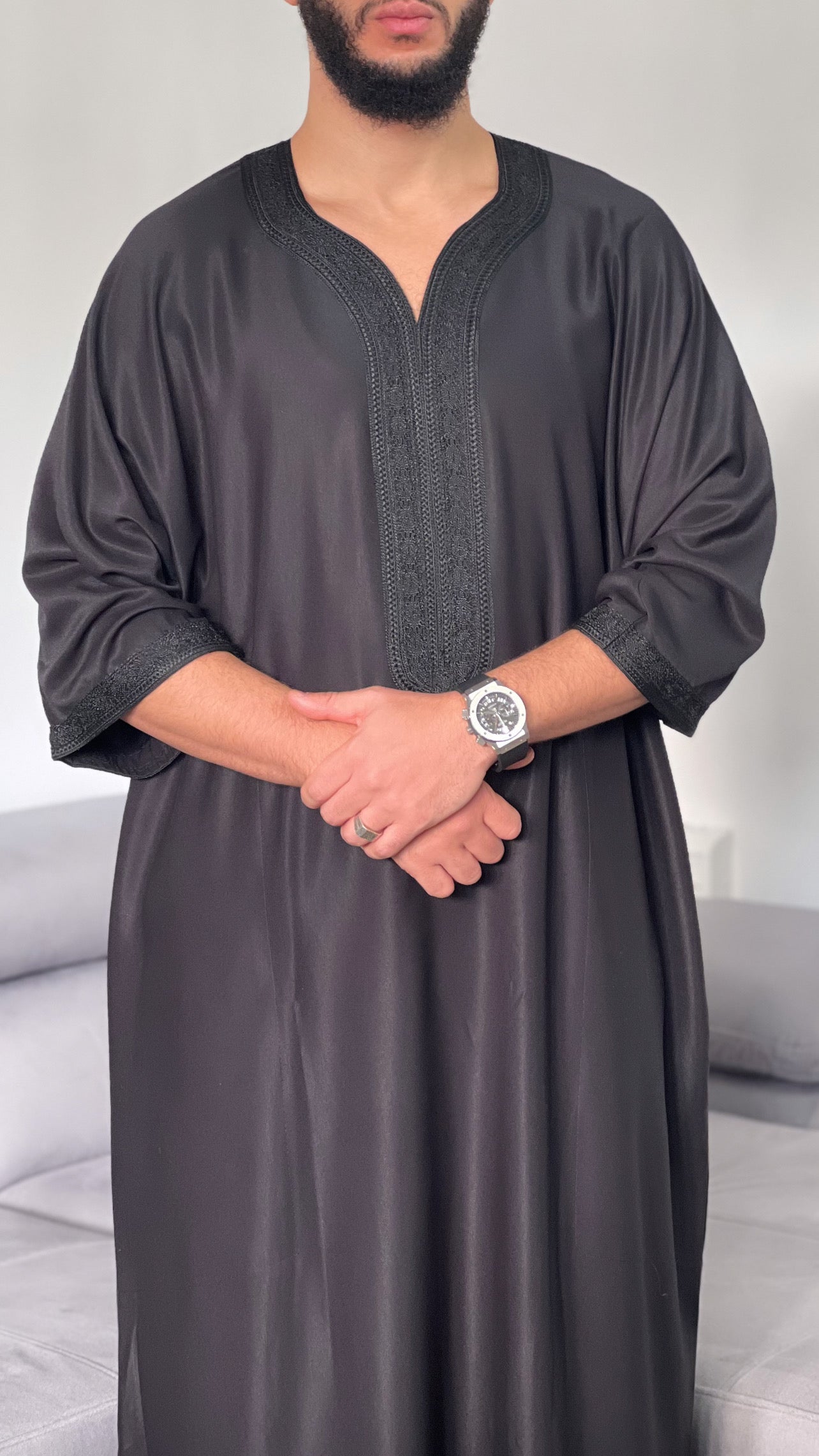 ثوب جبة عالي الجودة بجيبين