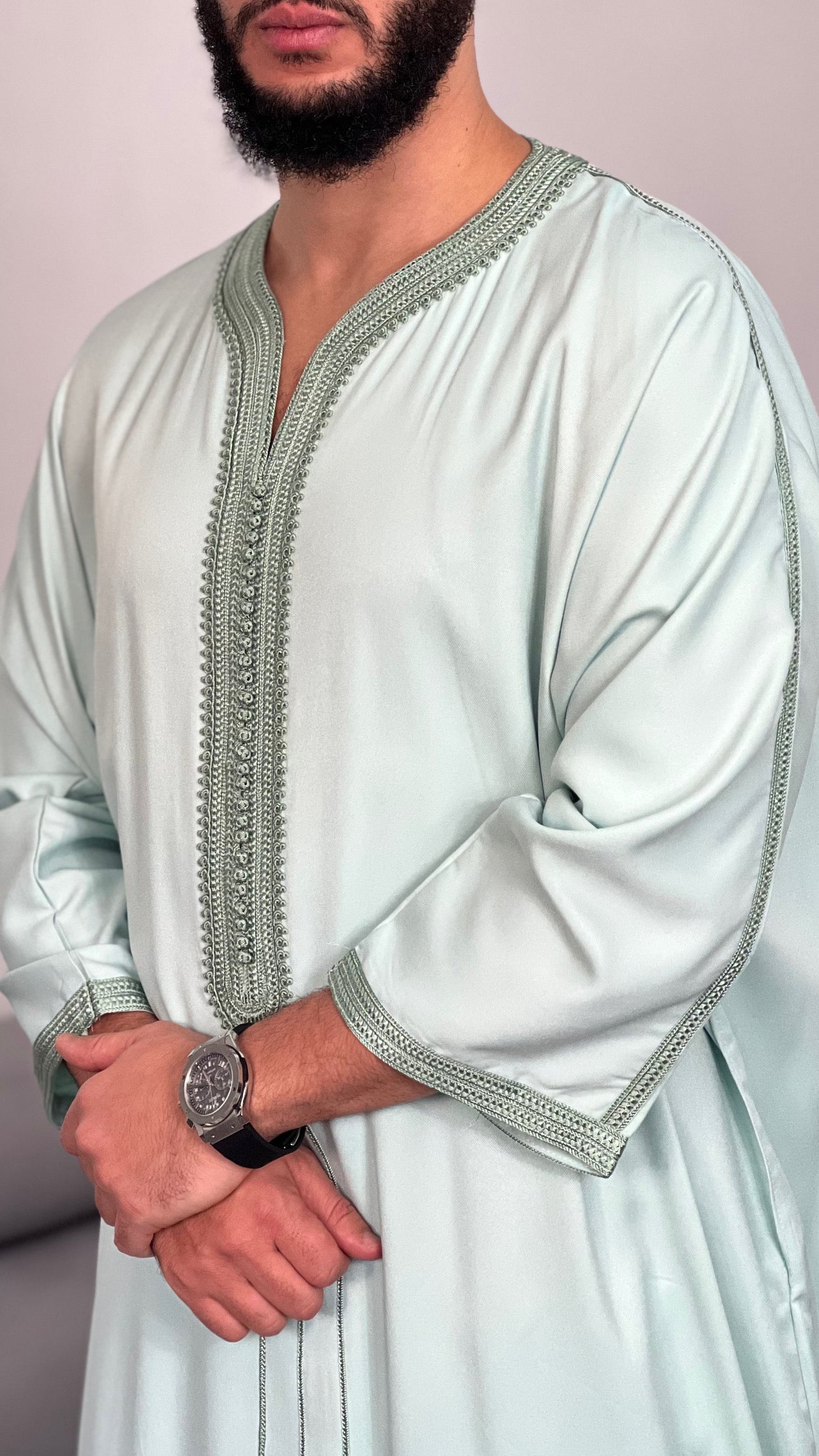 ثوب ملكي جبة يدوية الصنع