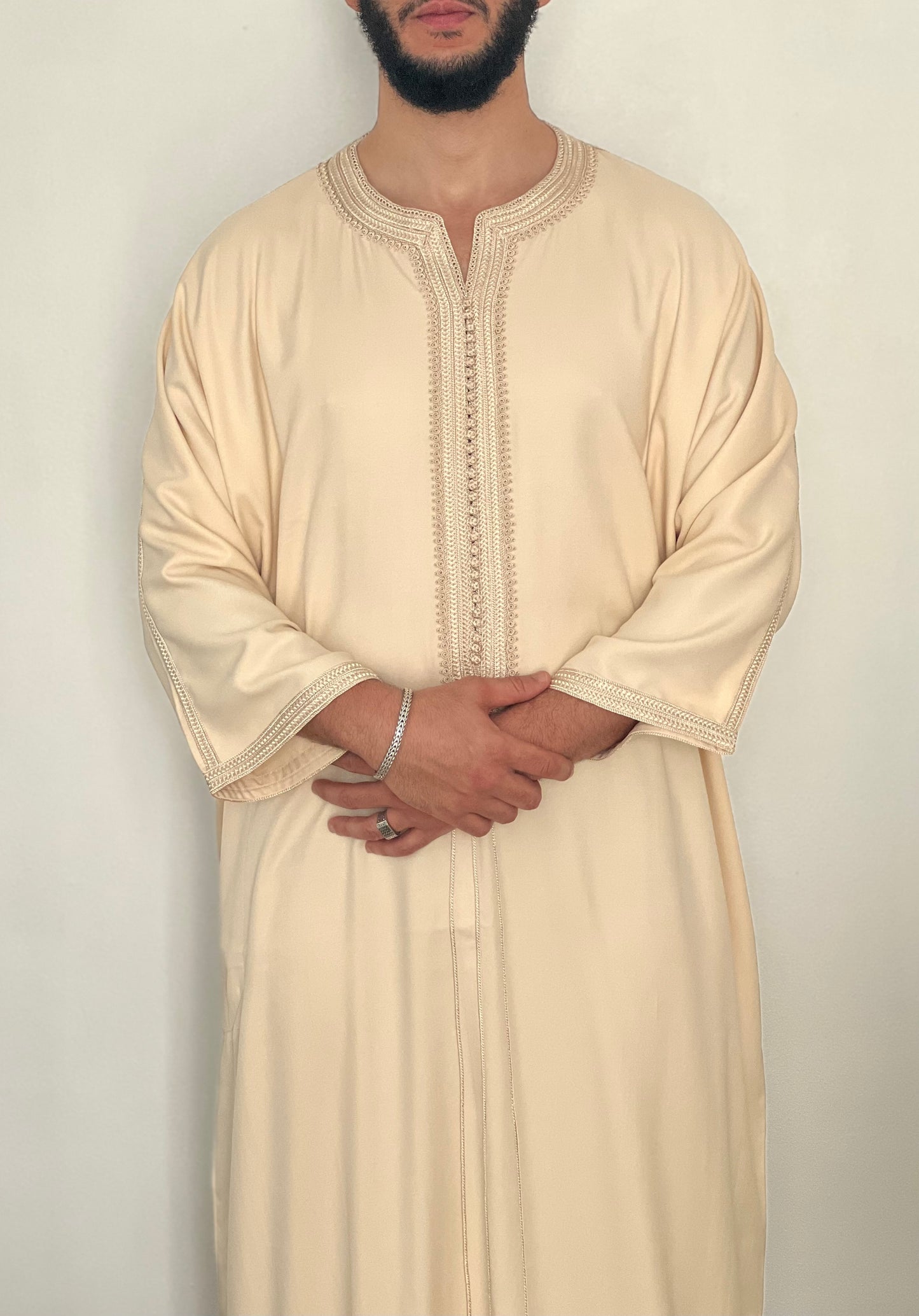 ثوب ملكي جبة يدوية الصنع