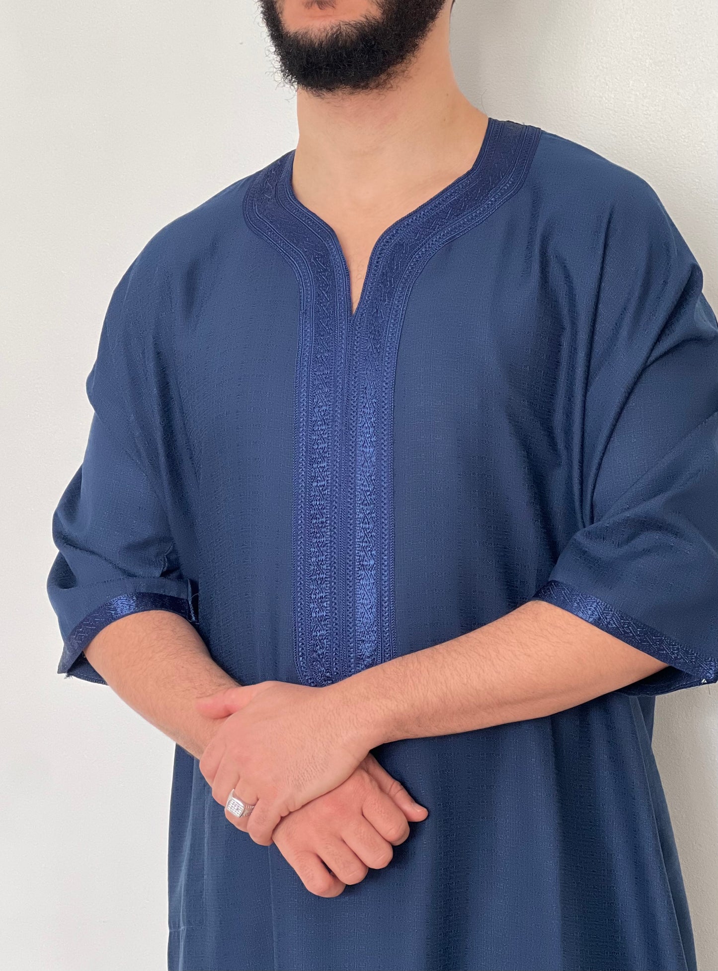 ثوب مغربي من مزيج الكتان