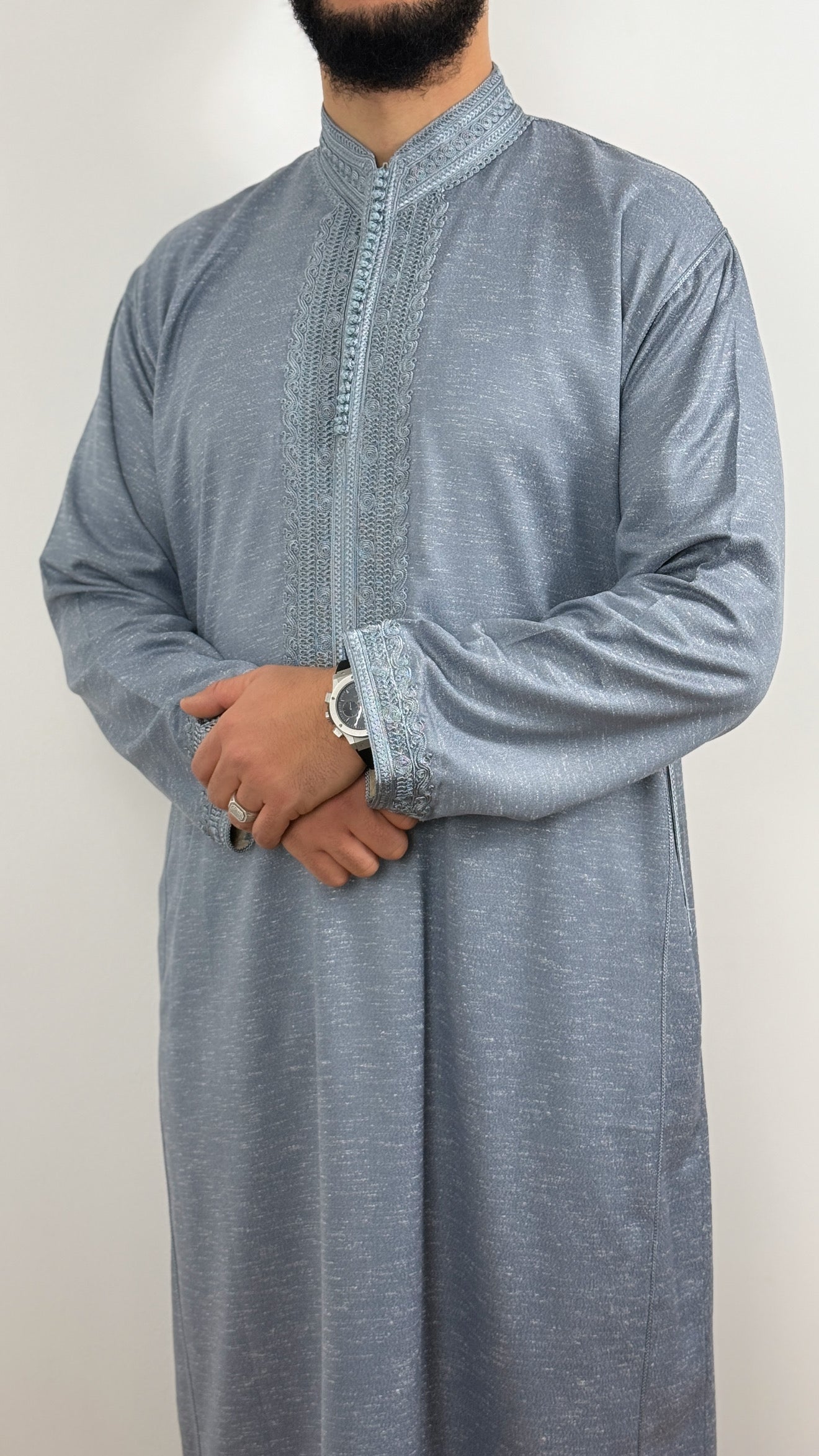 ثوب ملكي جبة يدوية الصنع