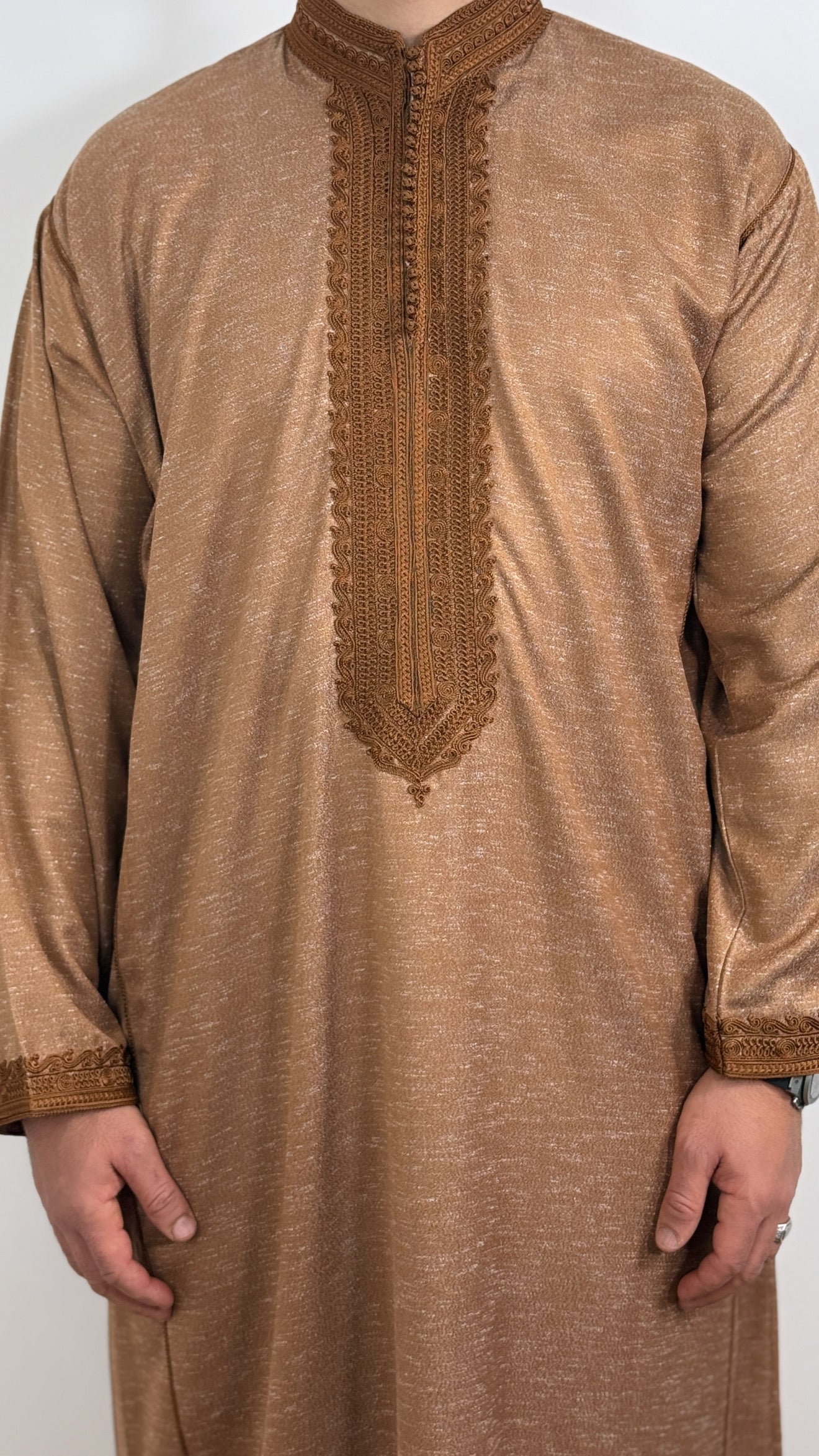 ثوب ملكي جبة يدوية الصنع