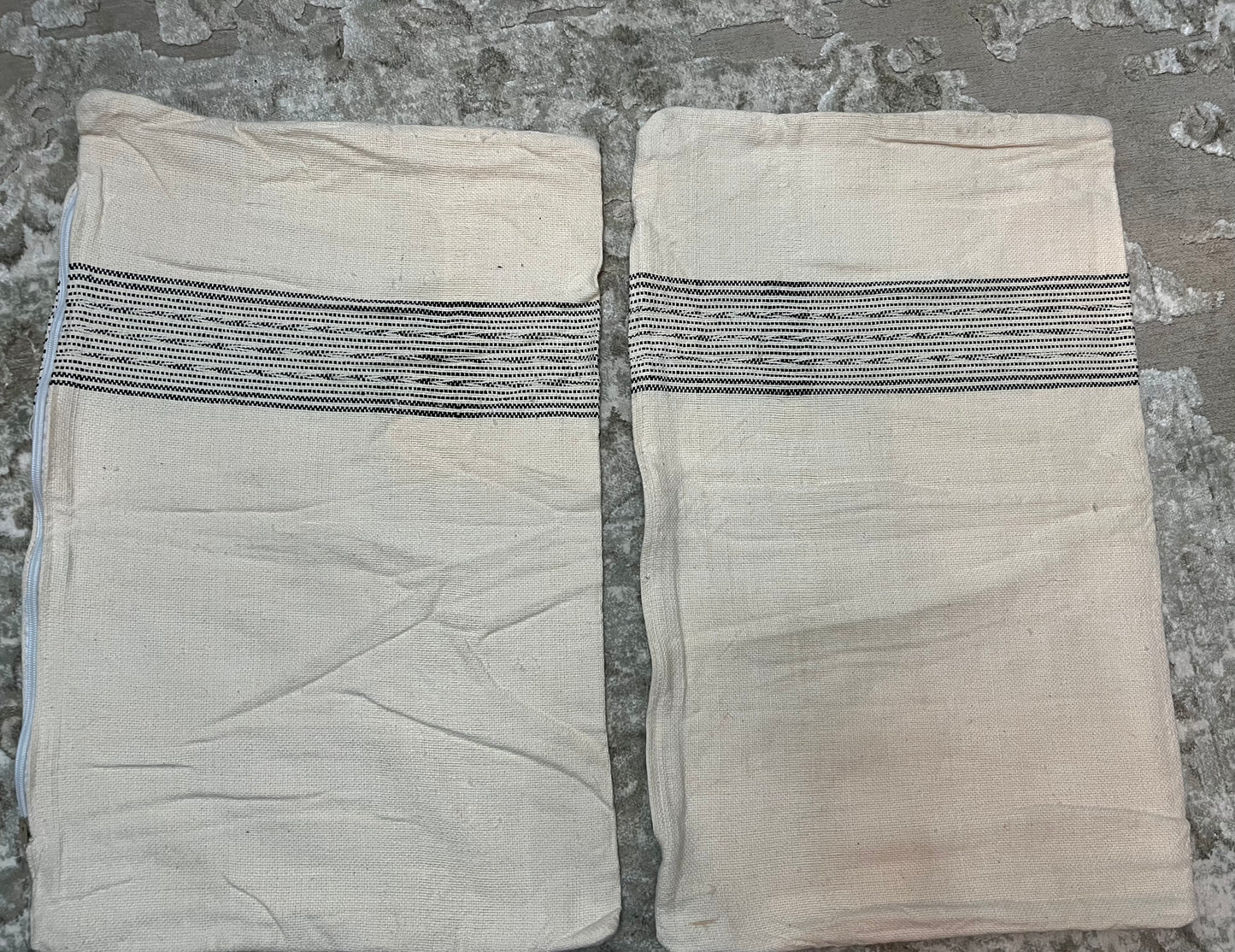 غطاء وسادة مصنوع يدويًا