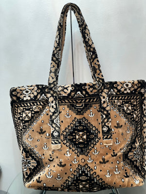 Vintage Shoulder bag - Made out of Moroccan Carpet