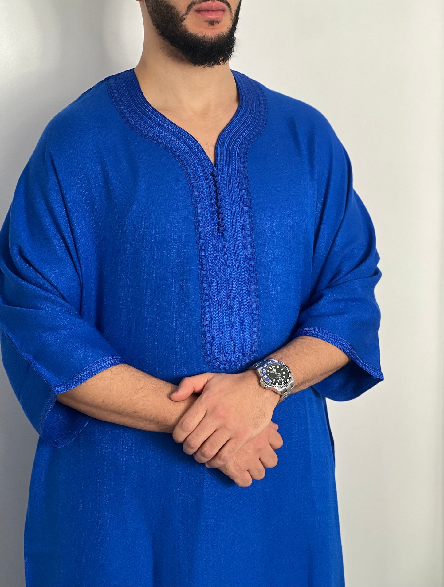 ثوب مغربي من مزيج الكتان الفاخر