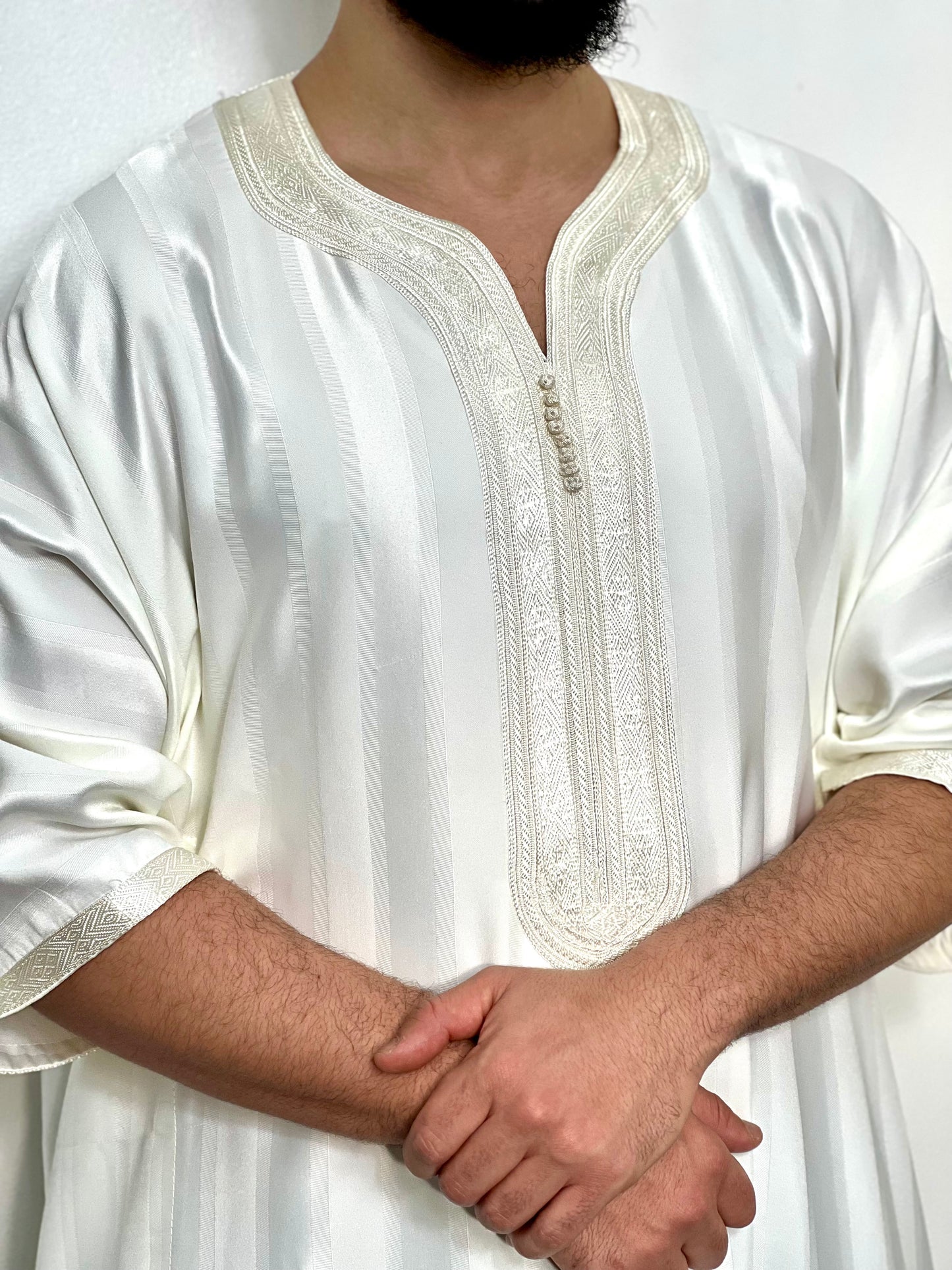 ثوب جوهرة مغربي لامع فاخر