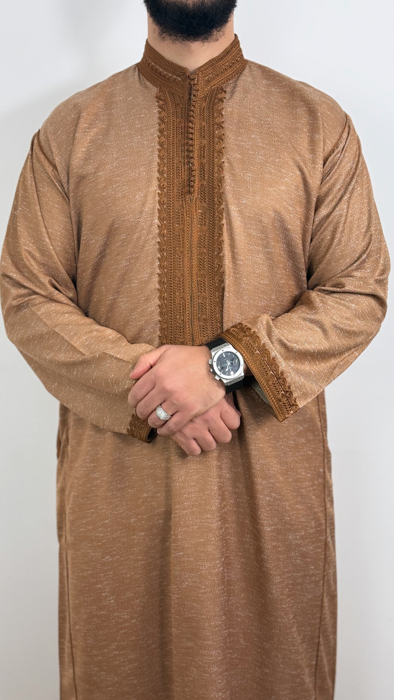 ثوب ملكي جبة يدوية الصنع