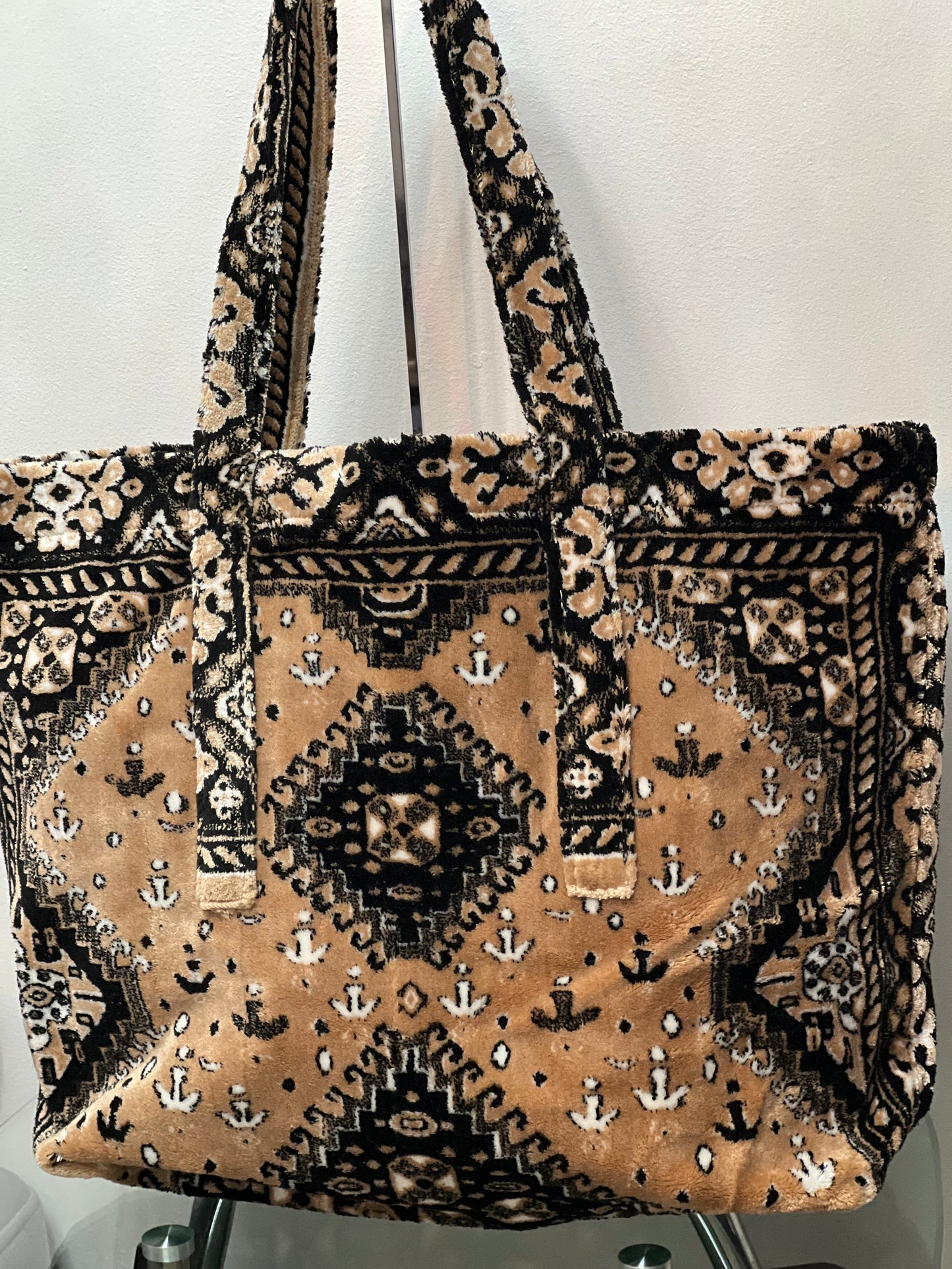 Shoulder bag - Made out of Moroccan Carpet