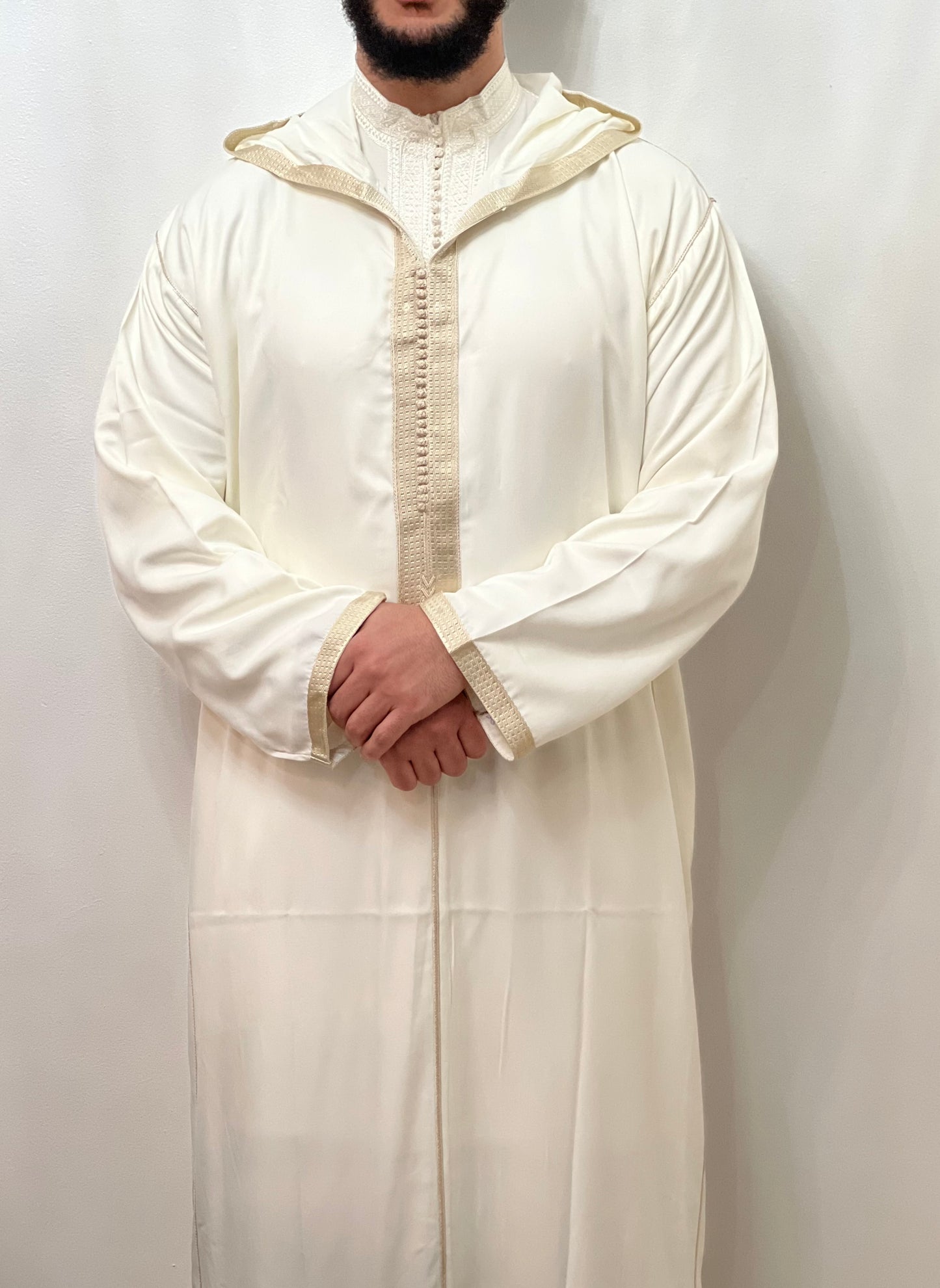 ثوب مغربي من الجبردين مع غطاء للرأس