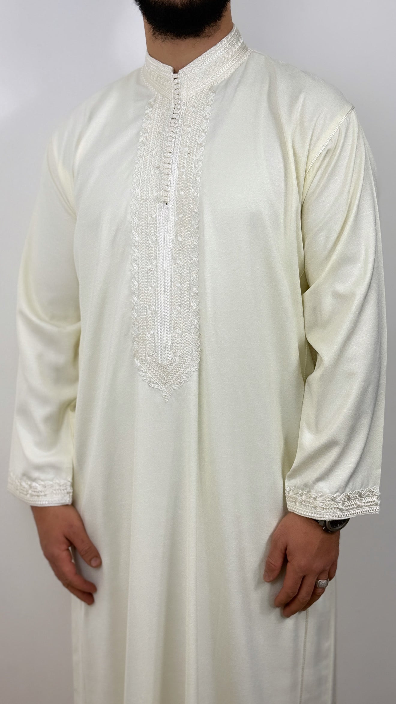 ثوب ملكي جبة يدوية الصنع