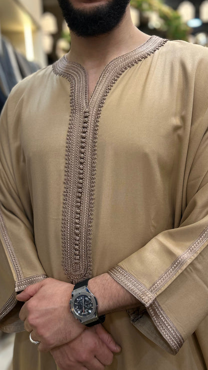 ثوب ملكي جبة يدوية الصنع