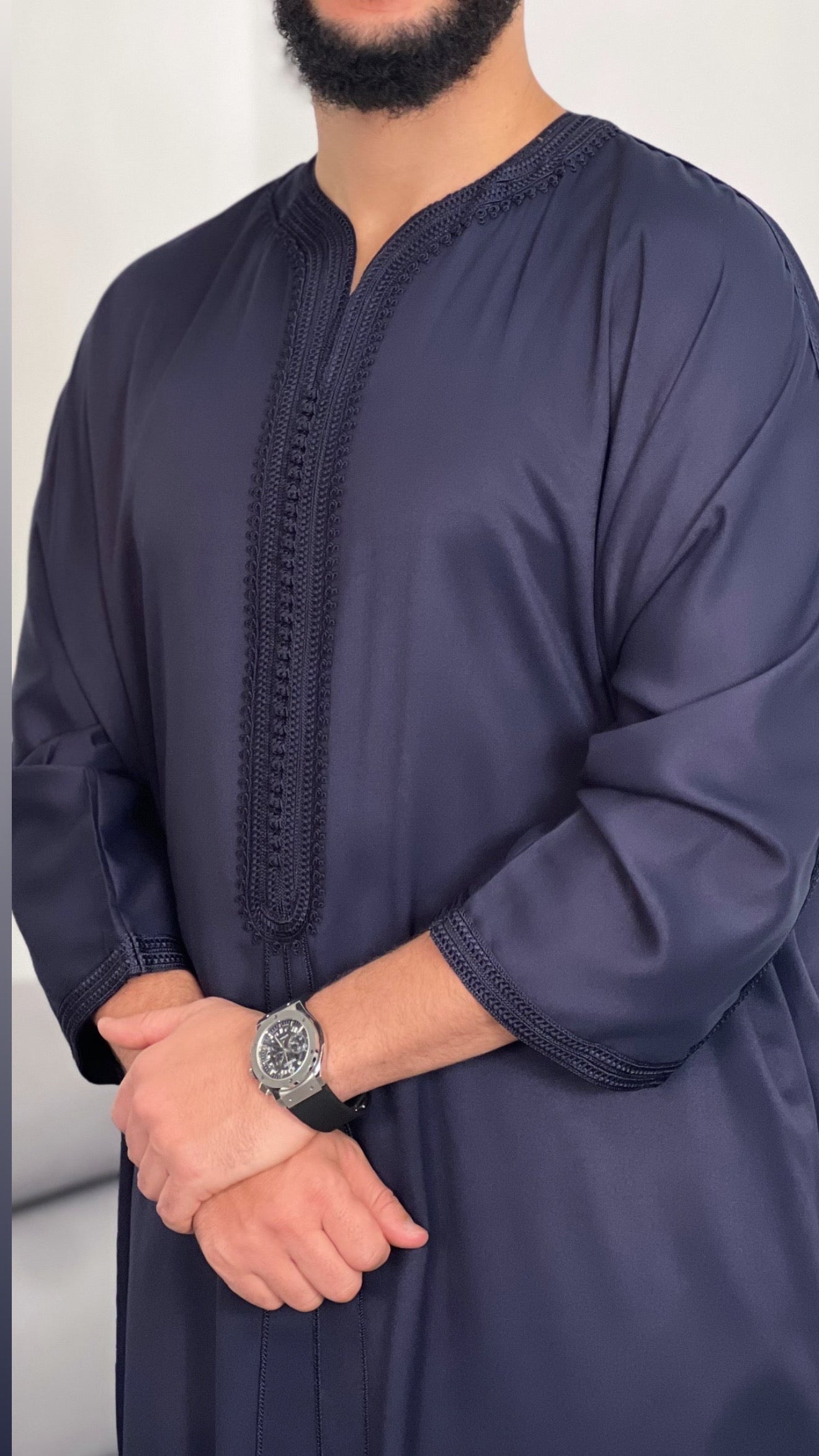 ثوب ملكي جبة يدوية الصنع