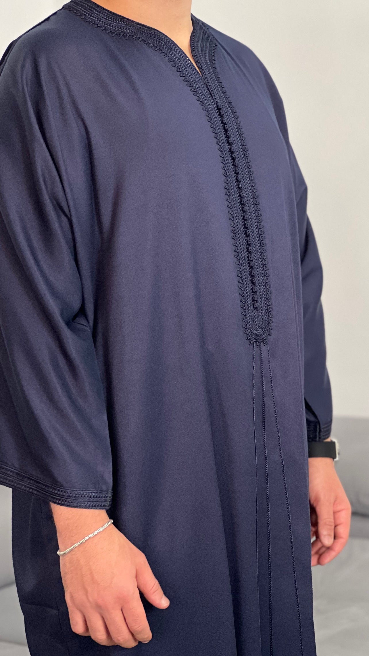 ثوب ملكي جبة يدوية الصنع