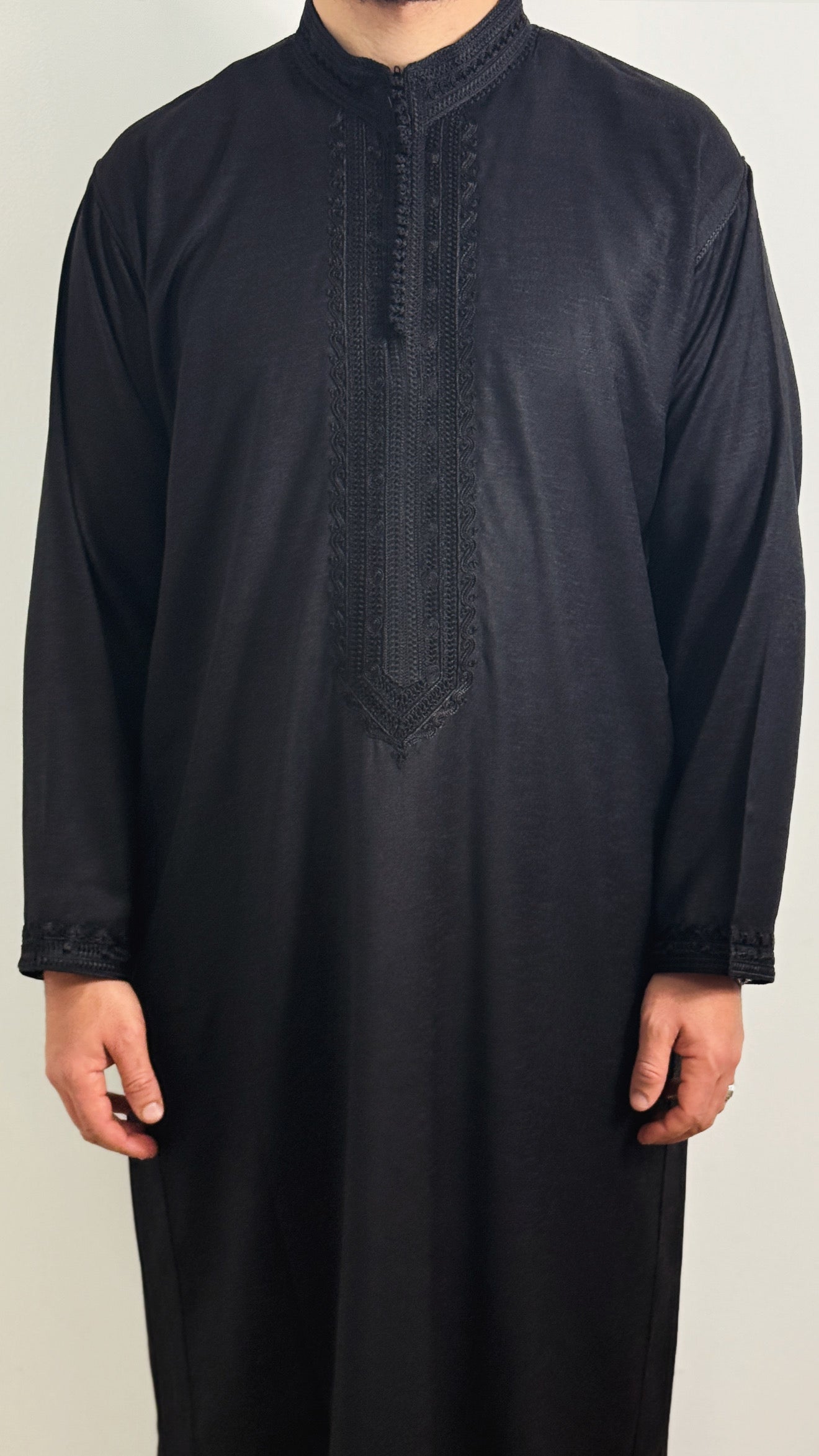 ثوب ملكي جبة يدوية الصنع