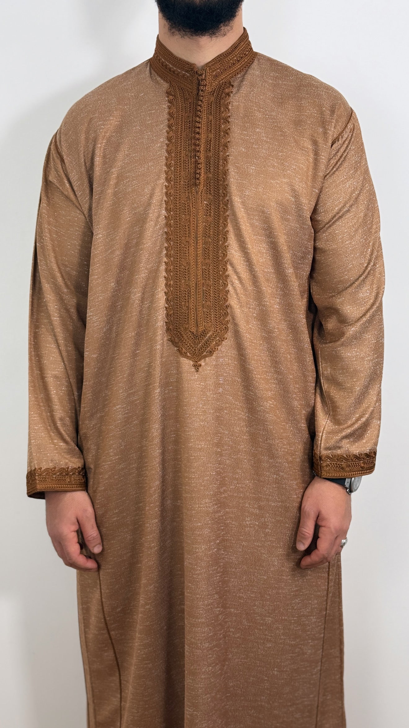 ثوب ملكي جبة يدوية الصنع