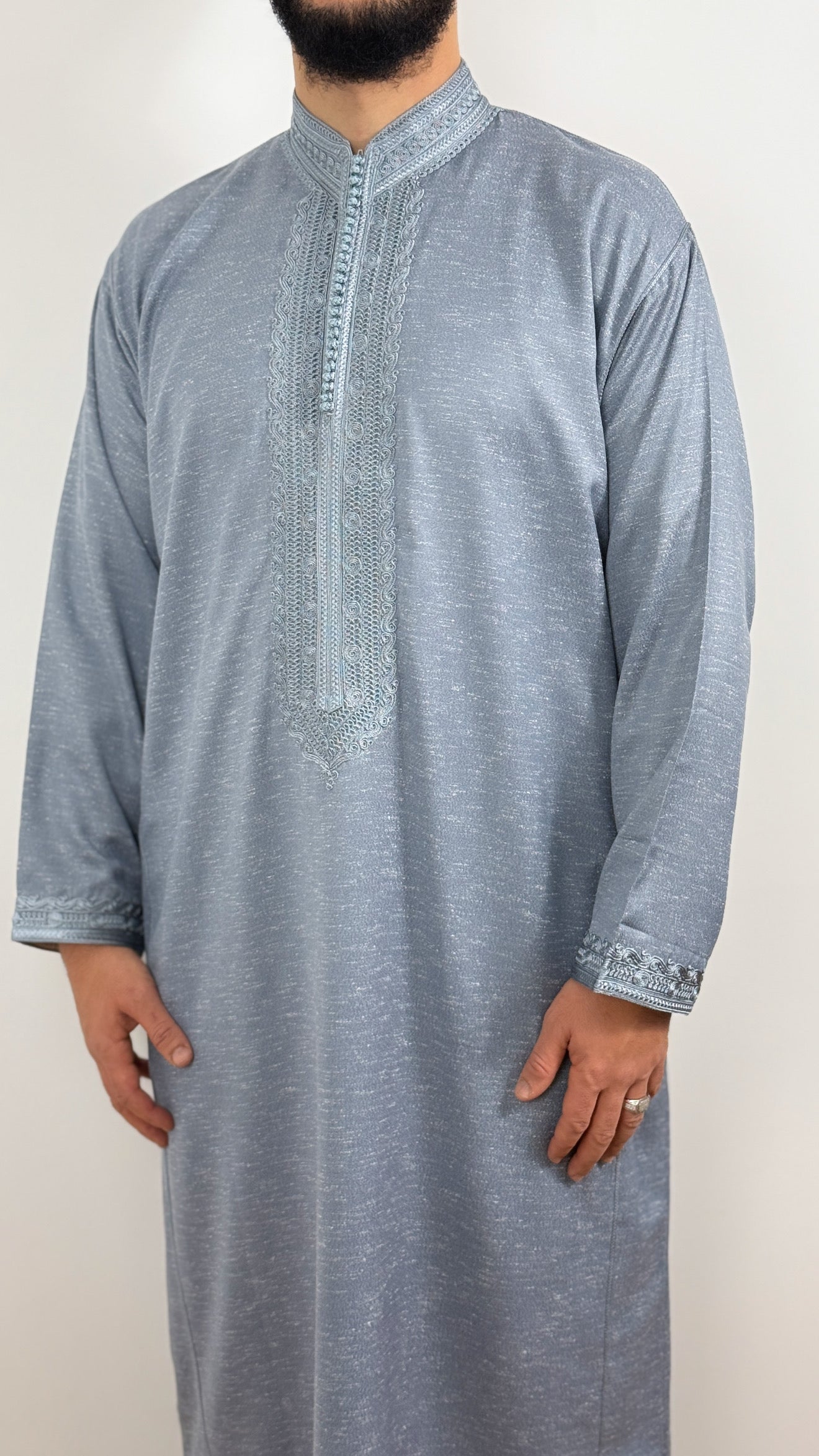 ثوب ملكي جبة يدوية الصنع