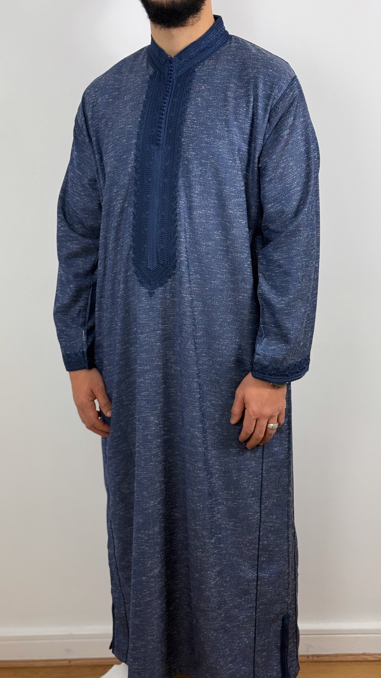 ثوب ملكي جبة يدوية الصنع