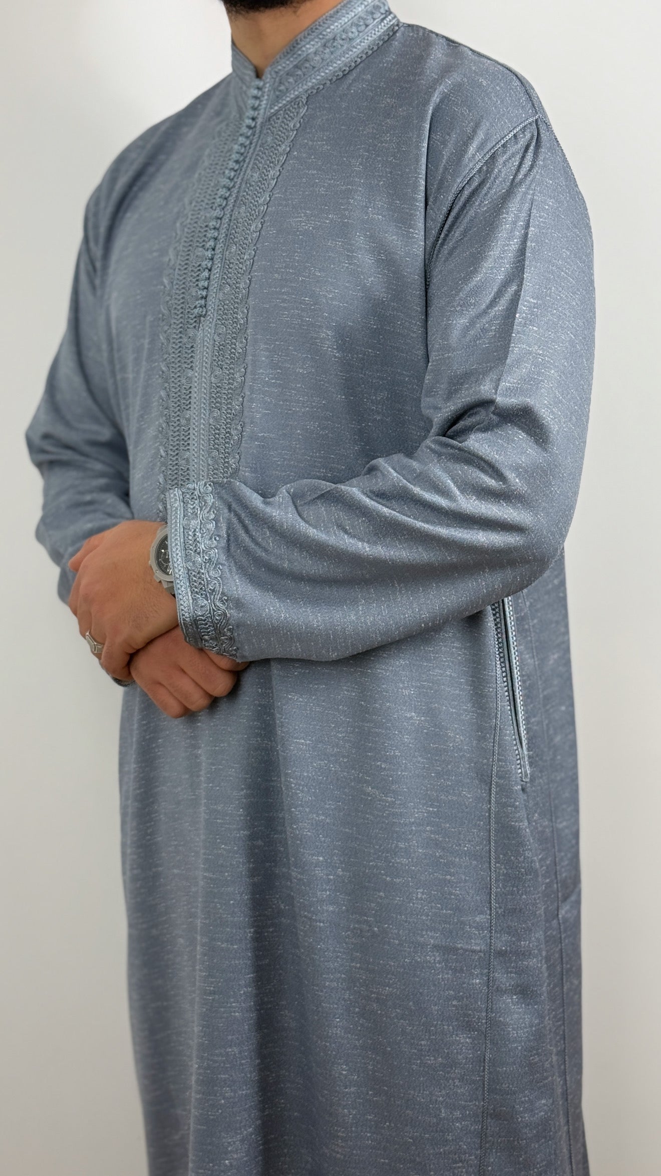 ثوب ملكي جبة يدوية الصنع