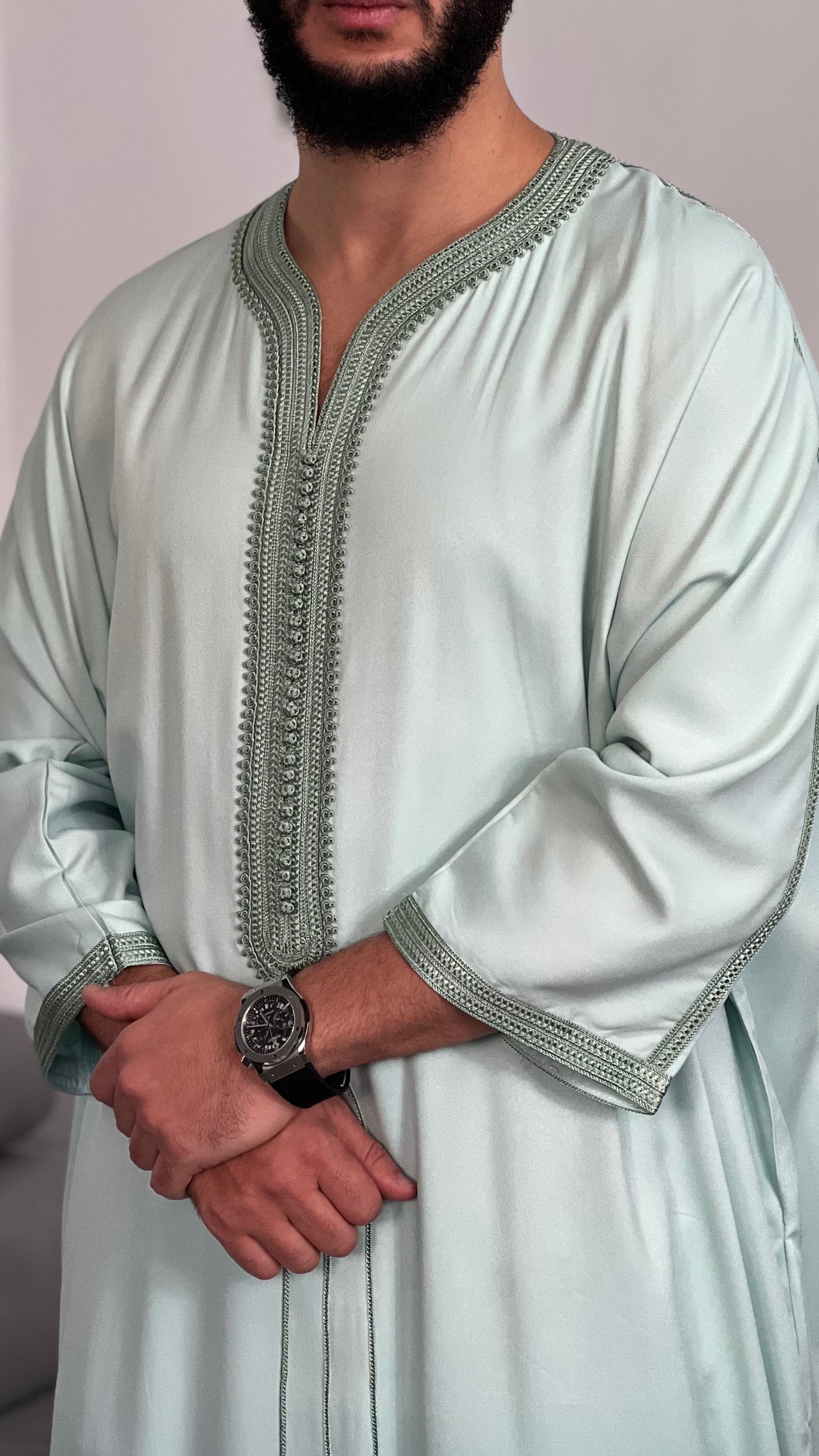 ثوب ملكي جبة يدوية الصنع